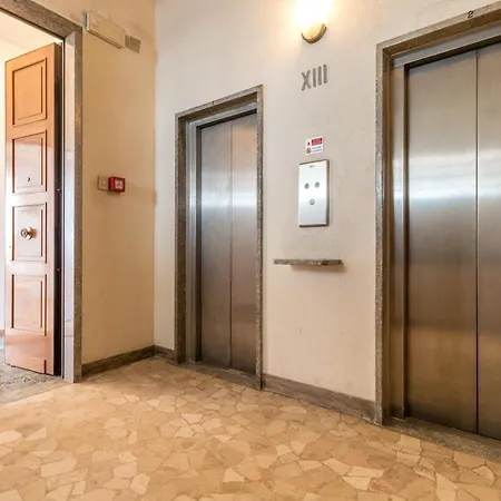 Tower 13th Floor דירה *
