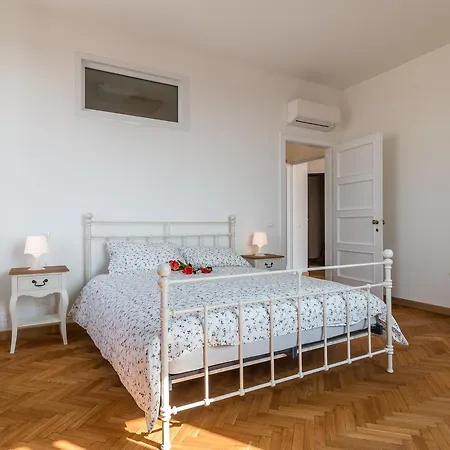 Tower 13th Floor Διαμέρισμα *