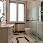 Tower 13th Floor Apartman
