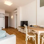 Tower 13th Floor Апартаменты *