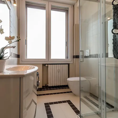 Tower 13th Floor Apartman