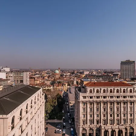 Tower 13th Floor Апартаменты *