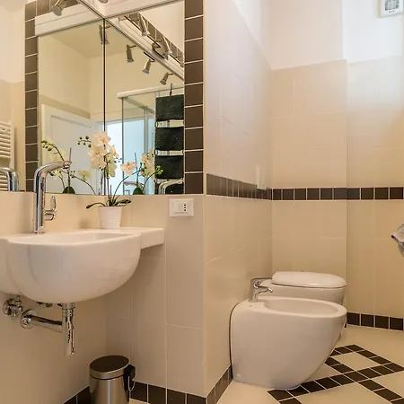 Tower 13th Floor Apartman *