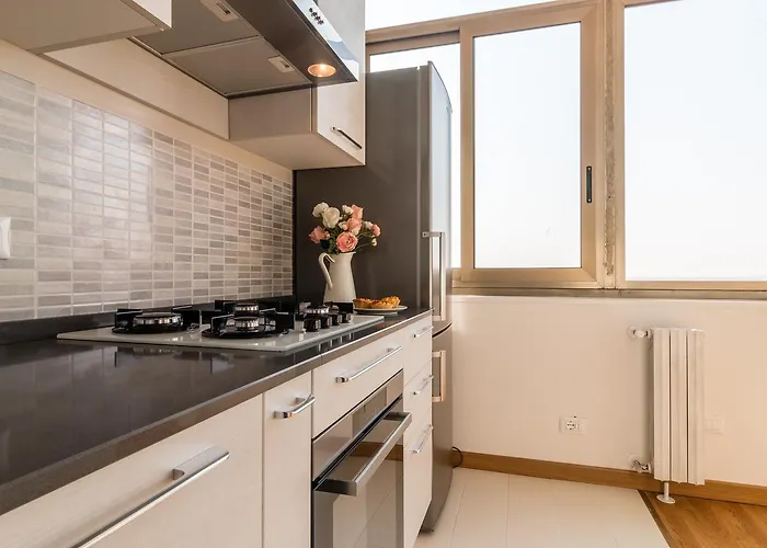 Apartment Tower 13th Floor *